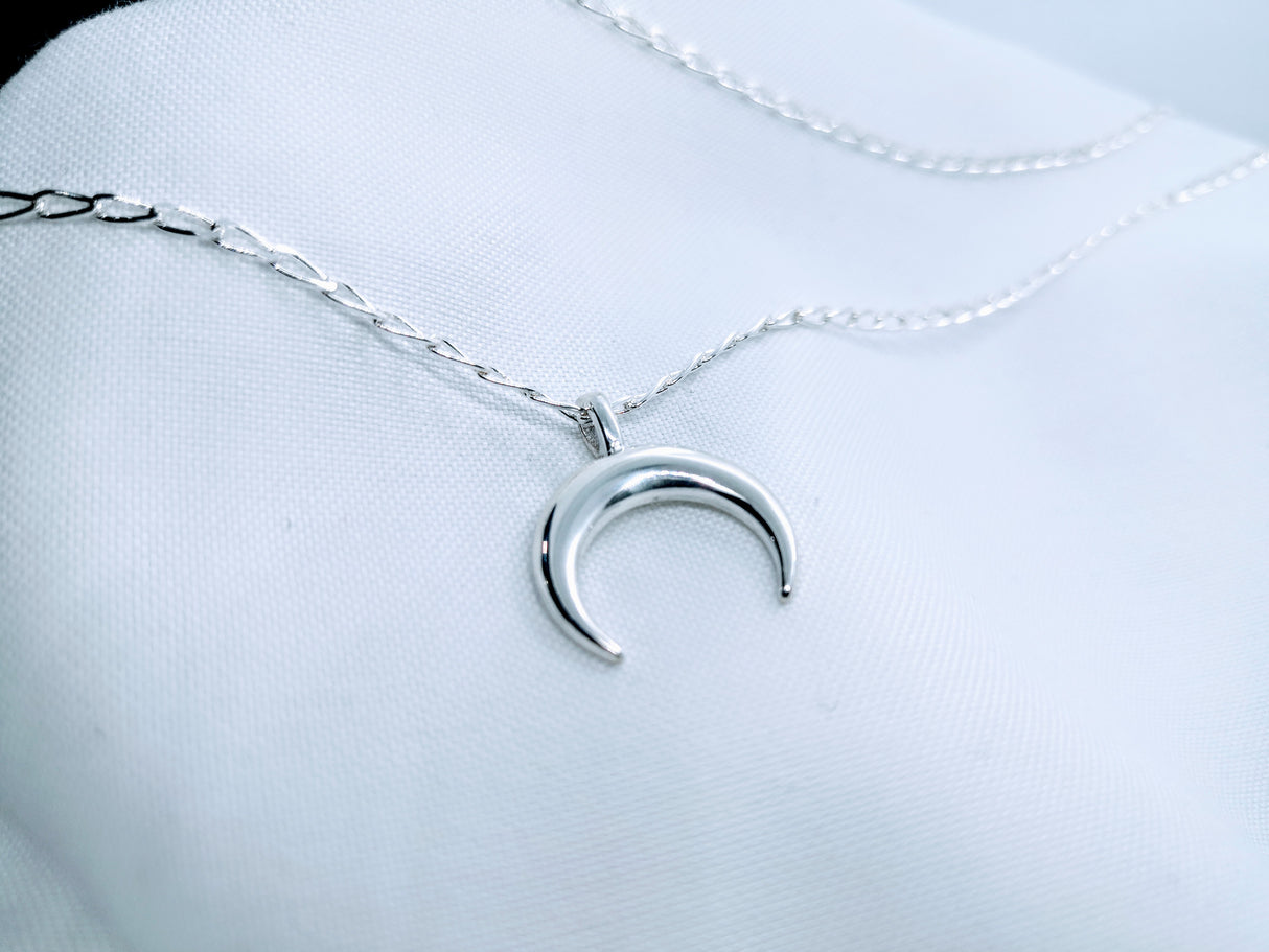 Cadena y colgante: Luna
